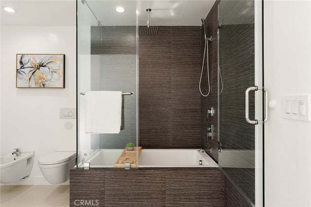 5675 Spreading Oak Dr, Los Angeles, CA 90068 — photo 15 of 36