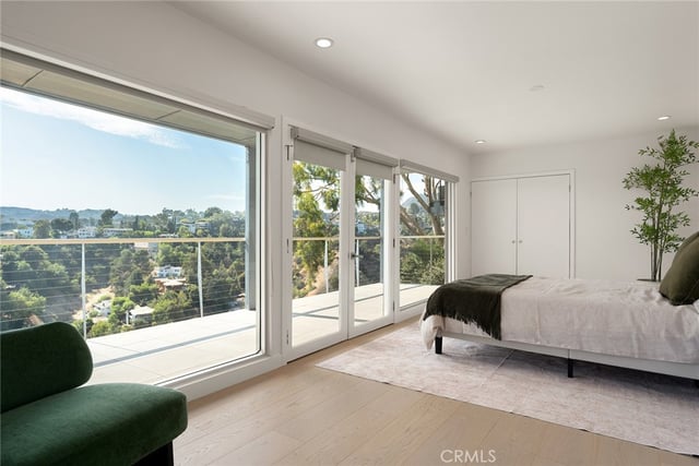 5675 Spreading Oak Dr, Los Angeles, CA 90068 — photo 24 of 36