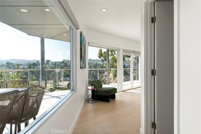 5675 Spreading Oak Dr, Los Angeles, CA 90068 — photo 25 of 36