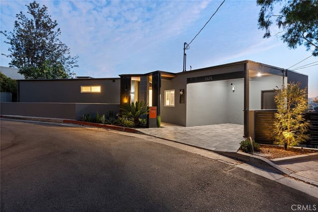 5675 Spreading Oak Dr, Los Angeles, CA 90068 — photo 30 of 36