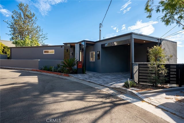 5675 Spreading Oak Dr, Los Angeles, CA 90068 — photo 34 of 36