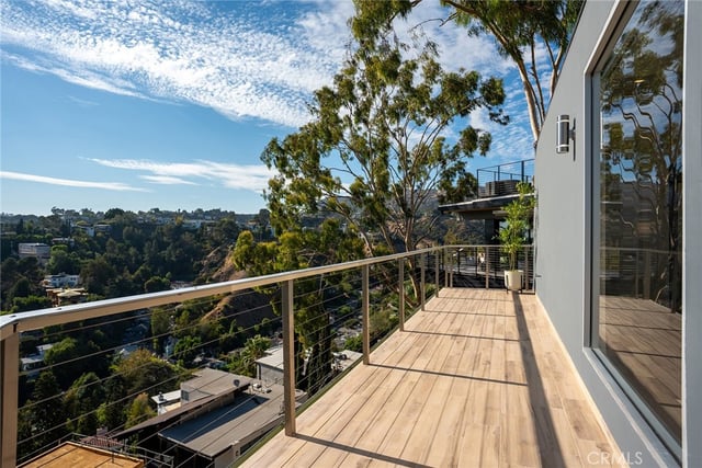 5675 Spreading Oak Dr, Los Angeles, CA 90068 — photo 35 of 36