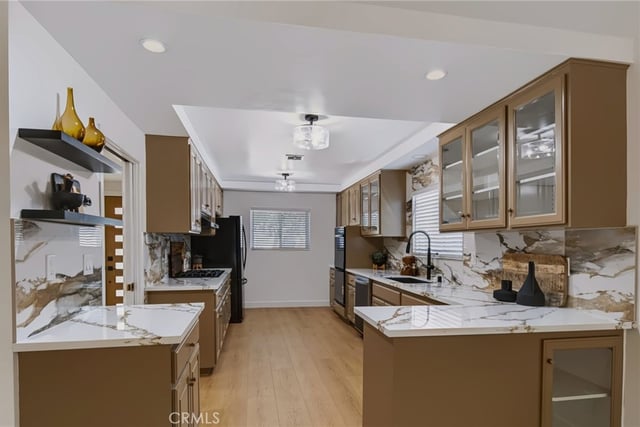 5747 Agnes Avenue, Valley Village, CA 91607 — photo 11 of 30