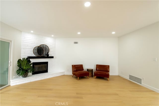 5747 Agnes Avenue, Valley Village, CA 91607 — photo 7 of 30