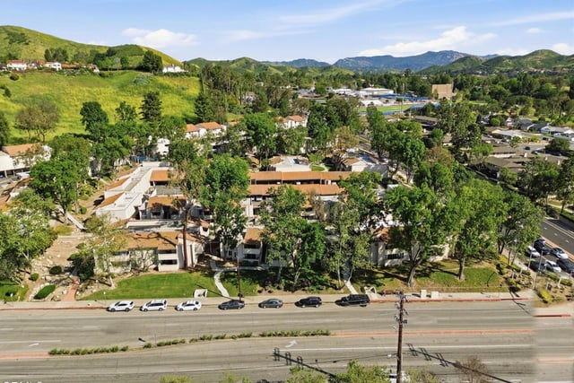 28947 E Thousand Oaks 121, Agoura Hills, CA 91301 — photo 14 of 17