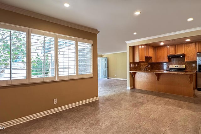 6501 Vanalden Avenue 6, Reseda, CA 91335 — photo 10 of 44