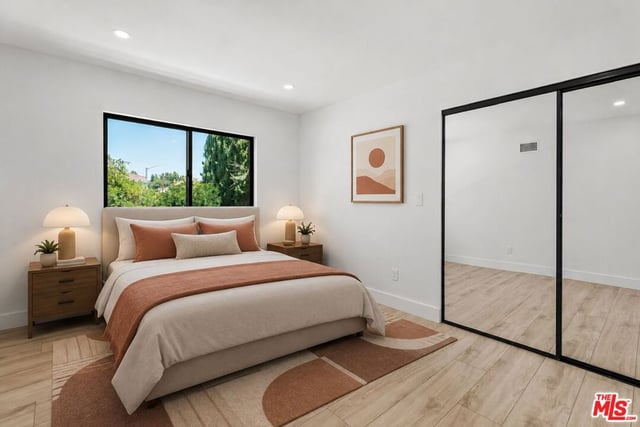 19701 Blythe Street, Los Angeles, CA 91306 — photo 9 of 53