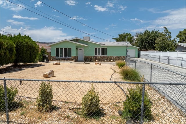 42435 52nd Street W, Lancaster, CA 93536 — photo 4 of 32