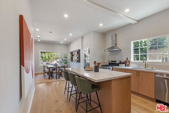 1651 S Wilton Place, Los Angeles, CA 90019 — photo 12 of 42