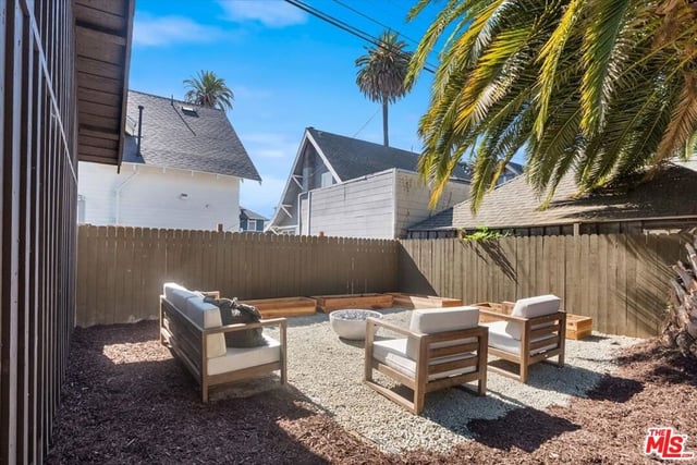 1651 S Wilton Place, Los Angeles, CA 90019 — photo 37 of 42