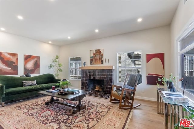 1651 S Wilton Place, Los Angeles, CA 90019 — photo 4 of 42