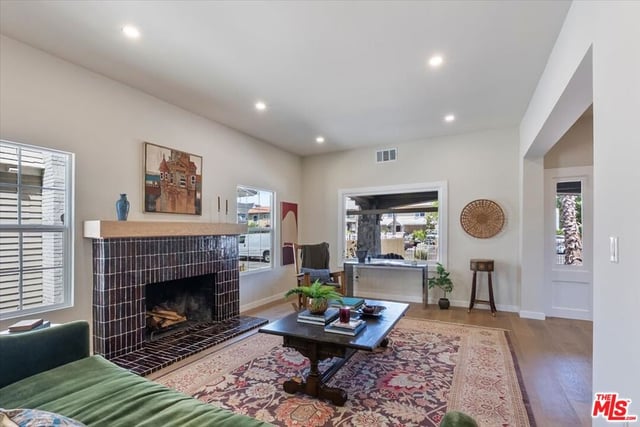 1651 S Wilton Place, Los Angeles, CA 90019 — photo 5 of 42