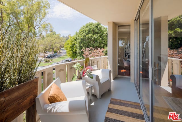 4455 Los Feliz Boulevard 207, Los Angeles, CA 90027 — photo 5 of 27