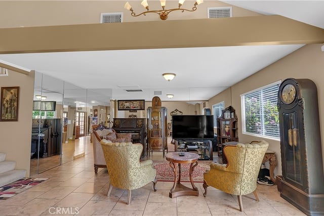3380 N Lamer Street, Burbank, CA 91504 — photo 16 of 62