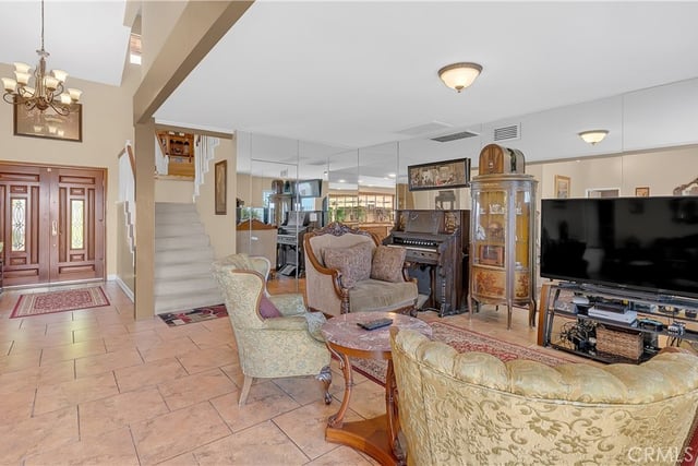 3380 N Lamer Street, Burbank, CA 91504 — photo 17 of 62