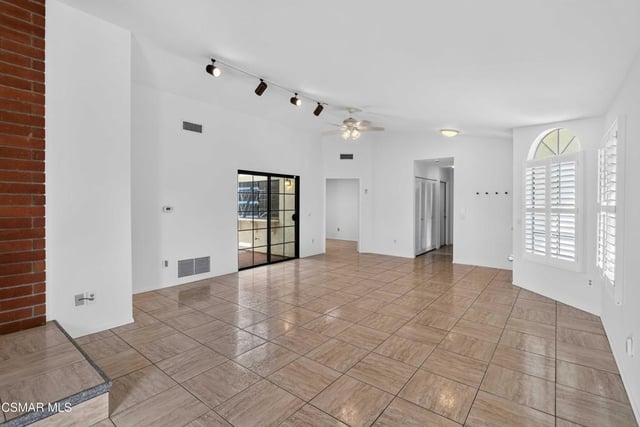 704 Wind Willow Way, Simi Valley, CA 93065 — photo 14 of 58