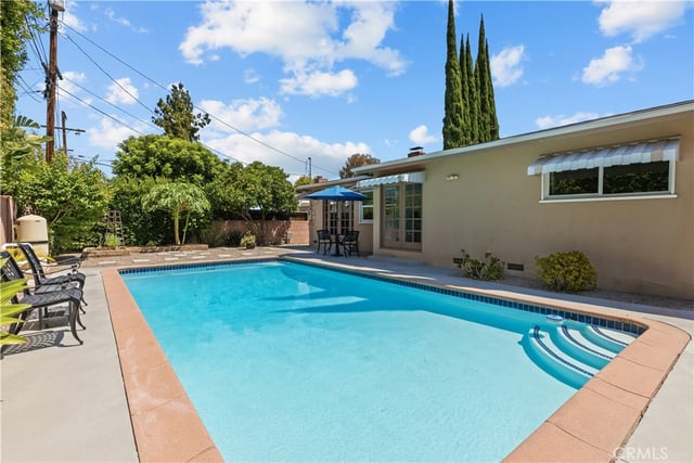 6319 Aura Avenue, Tarzana, CA 91335 — photo 11 of 16