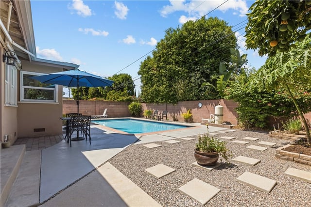 6319 Aura Avenue, Tarzana, CA 91335 — photo 12 of 16