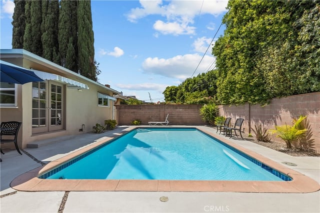 6319 Aura Avenue, Tarzana, CA 91335 — photo 13 of 16