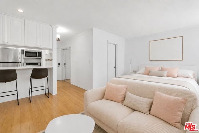 525 S Ardmore Avenue 257, Los Angeles, CA 90020 — photo 17 of 29