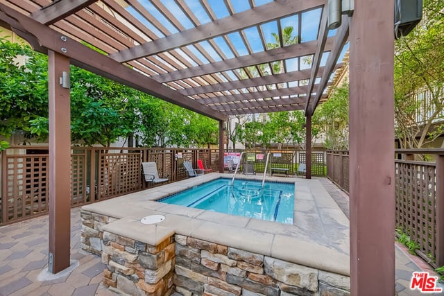 525 S Ardmore Avenue 257, Los Angeles, CA 90020 — photo 25 of 29