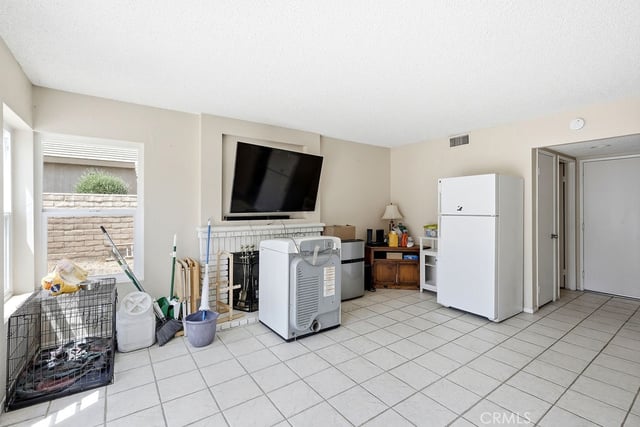 4722 E Avenue R4, Palmdale, CA 93552 — photo 9 of 26
