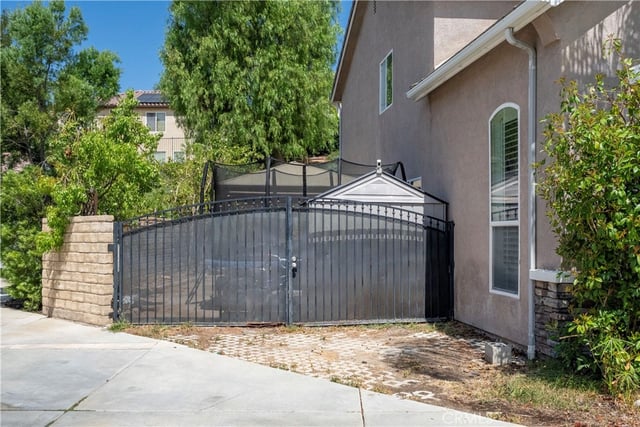 21825 Carol Court, Saugus, CA 91390 — photo 4 of 42