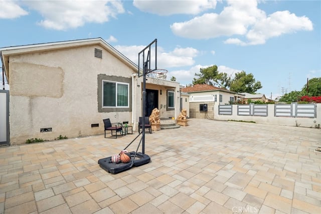 6545 Kraft Avenue, North Hollywood, CA 91606 — photo 2 of 42