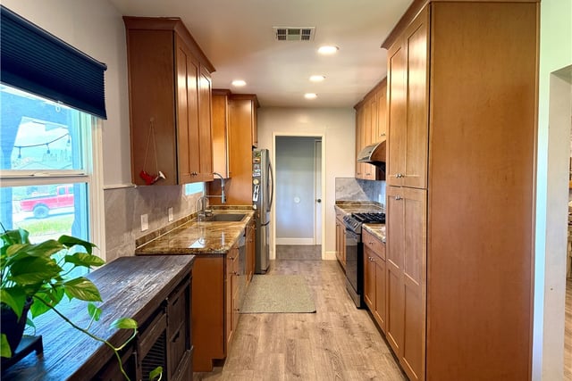 732 S Heather Lane, West Covina, CA 91791 — photo 4 of 24