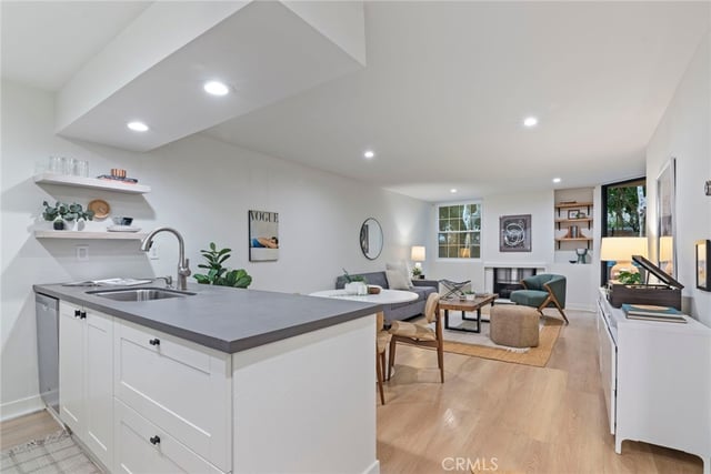 750 N Kings Road 111, West Hollywood, CA 90069 — photo 4 of 15