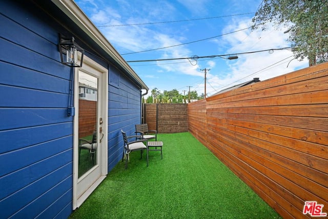 11143 Califa Street, Los Angeles, CA 91601 — photo 13 of 15