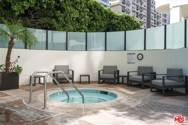 10560 Wilshire Boulevard 2003, Los Angeles, CA 90024 — photo 30 of 38
