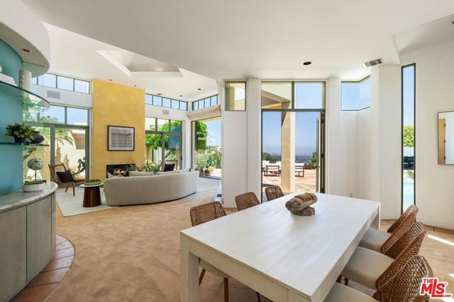 1058 Vista Grande Drive, Pacific Palisades, CA 90272 — photo 24 of 60