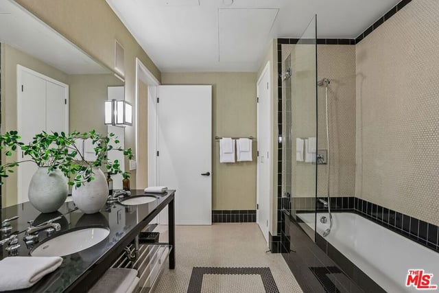 1645 N Vine Street 911, Los Angeles, CA 90028 — photo 31 of 60