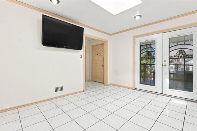 5760 Valley Ridge Drive, Los Angeles, CA 90043 — photo 8 of 46