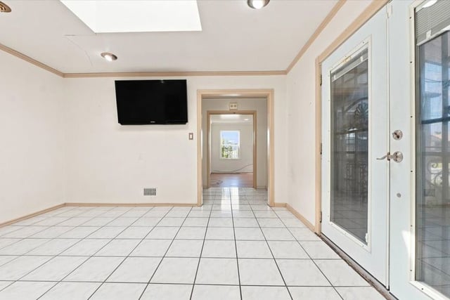 5760 Valley Ridge Drive, Los Angeles, CA 90043 — photo 9 of 46