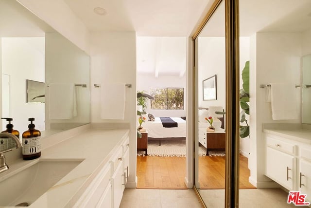 2700 Cahuenga Boulevard 4303, Los Angeles, CA 90068 — photo 25 of 36
