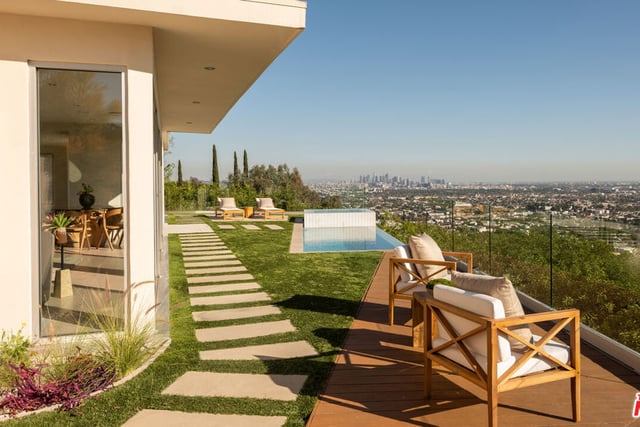8515 Hedges Way, Los Angeles, CA 90069 — photo 2 of 25