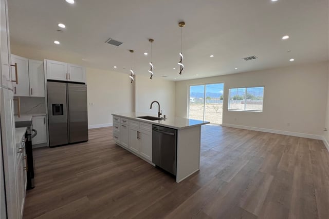 10658 East Avenue R10, Littlerock, CA 93543 — photo 11 of 51