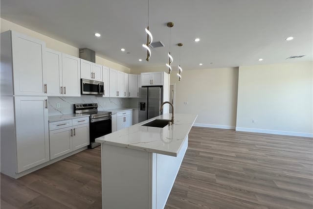 10658 East Avenue R10, Littlerock, CA 93543 — photo 12 of 51