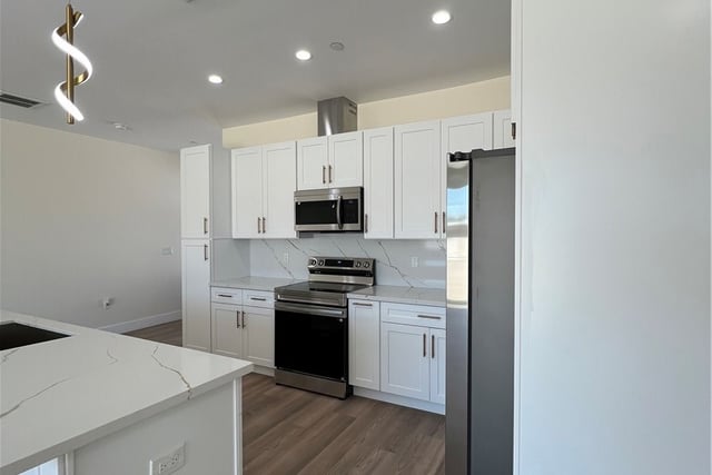 10658 East Avenue R10, Littlerock, CA 93543 — photo 15 of 51