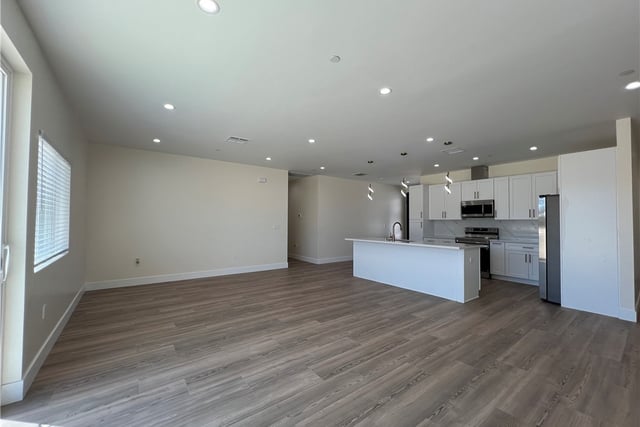 10658 East Avenue R10, Littlerock, CA 93543 — photo 17 of 51