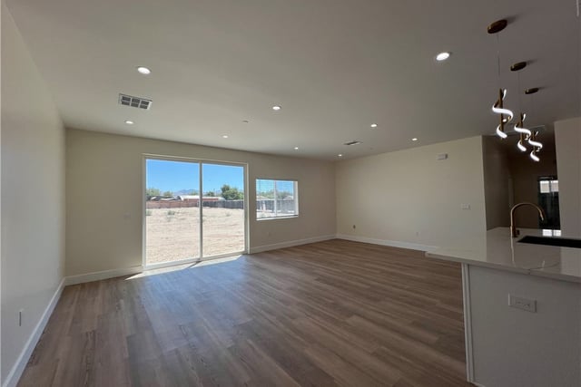 10658 East Avenue R10, Littlerock, CA 93543 — photo 18 of 51