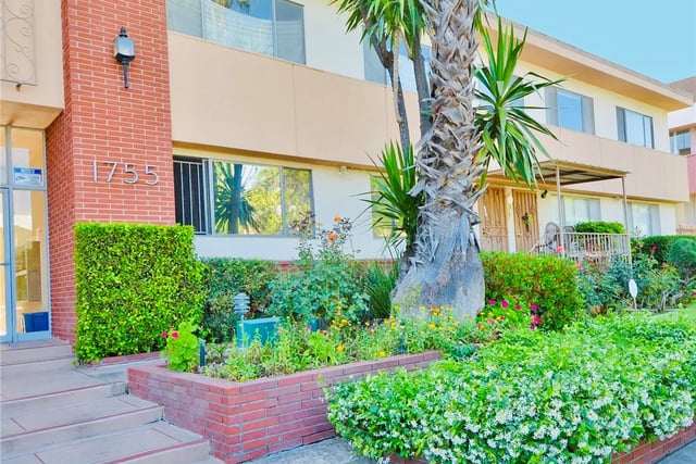 1755 N Berendo 28, Los Angeles, CA 90027 — photo 3 of 23