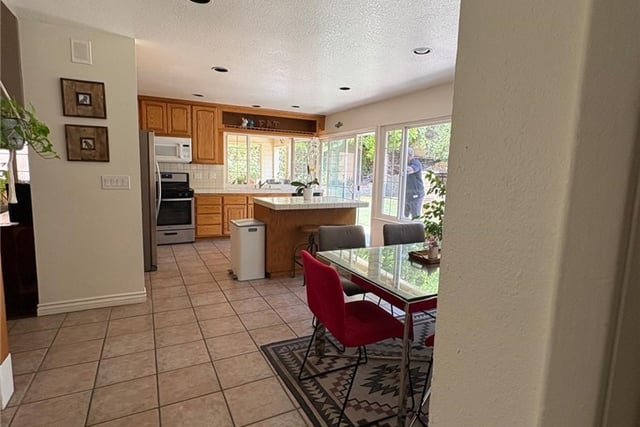2100 Shady Brook dr, Thousand Oaks, CA 91362 — photo 18 of 22