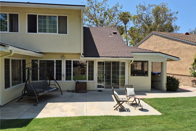 2100 Shady Brook dr, Thousand Oaks, CA 91362 — photo 2 of 22