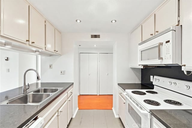 600 W 9th 910, Los Angeles, CA 90015 — photo 9 of 28