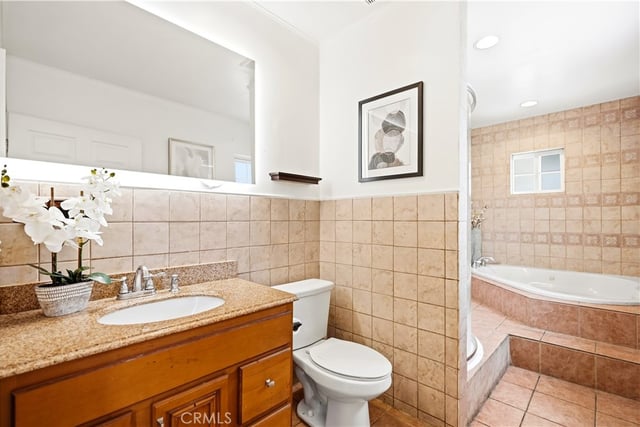 11840 Gilmore, Los Angeles, CA 91606 — photo 19 of 32