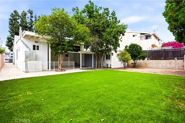 11840 Gilmore, Los Angeles, CA 91606 — photo 28 of 32
