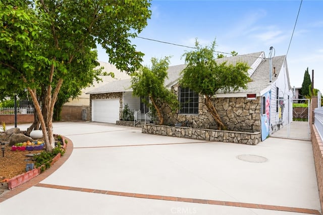 11840 Gilmore, Los Angeles, CA 91606 — photo 31 of 32